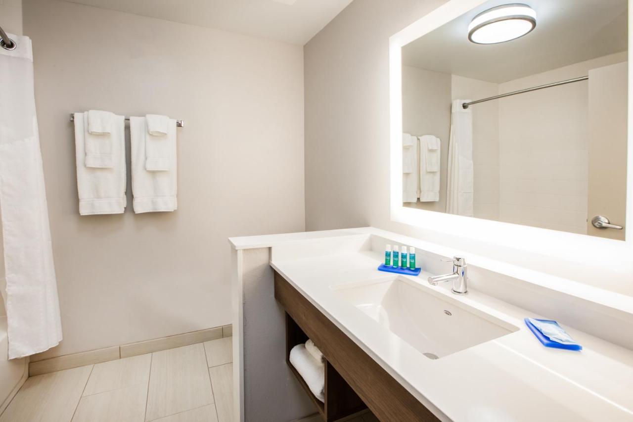 Holiday Inn Express Hotel & Suites Boston - Marlboro By Ihg Hudson Extérieur photo